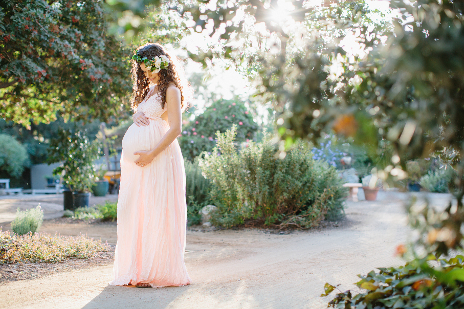 Romantic Maternity Photography at Maravilla Gardens by Sweet Dingo Photography